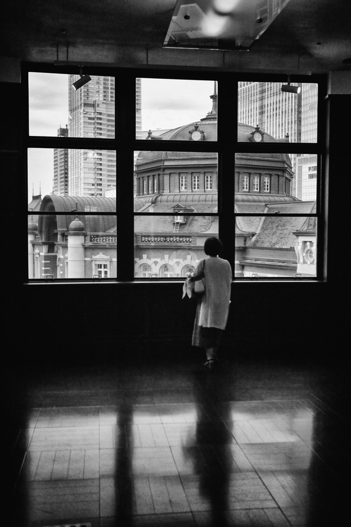 窓から眺める東京駅