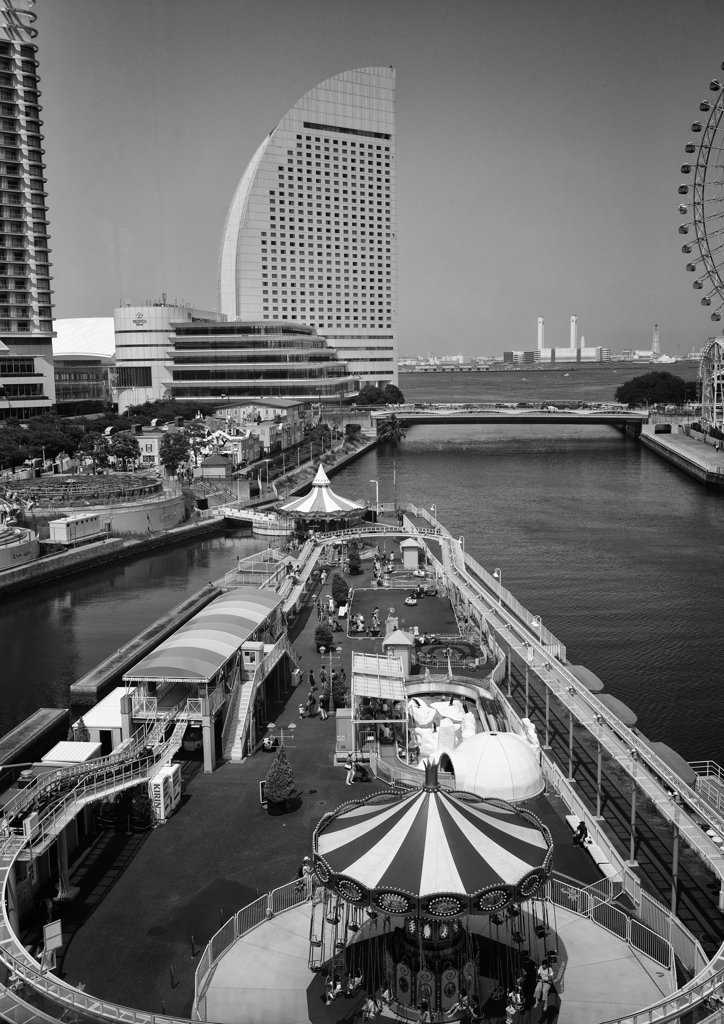 an amusement park on the sea