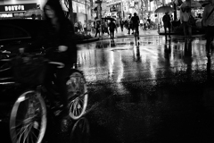 雨のストリート
