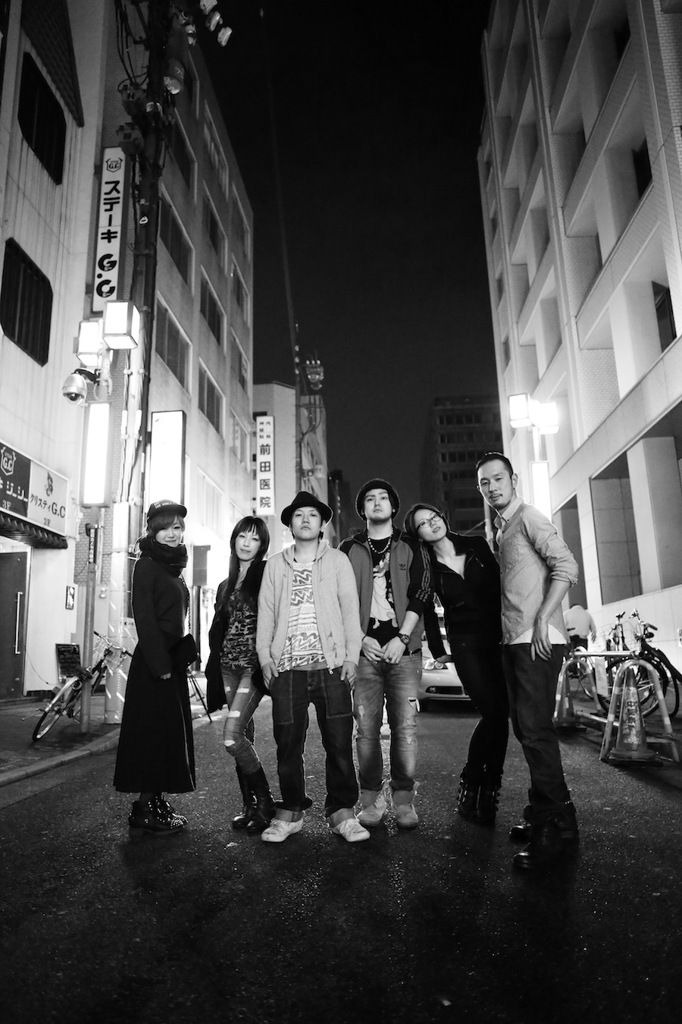 夜の若者達