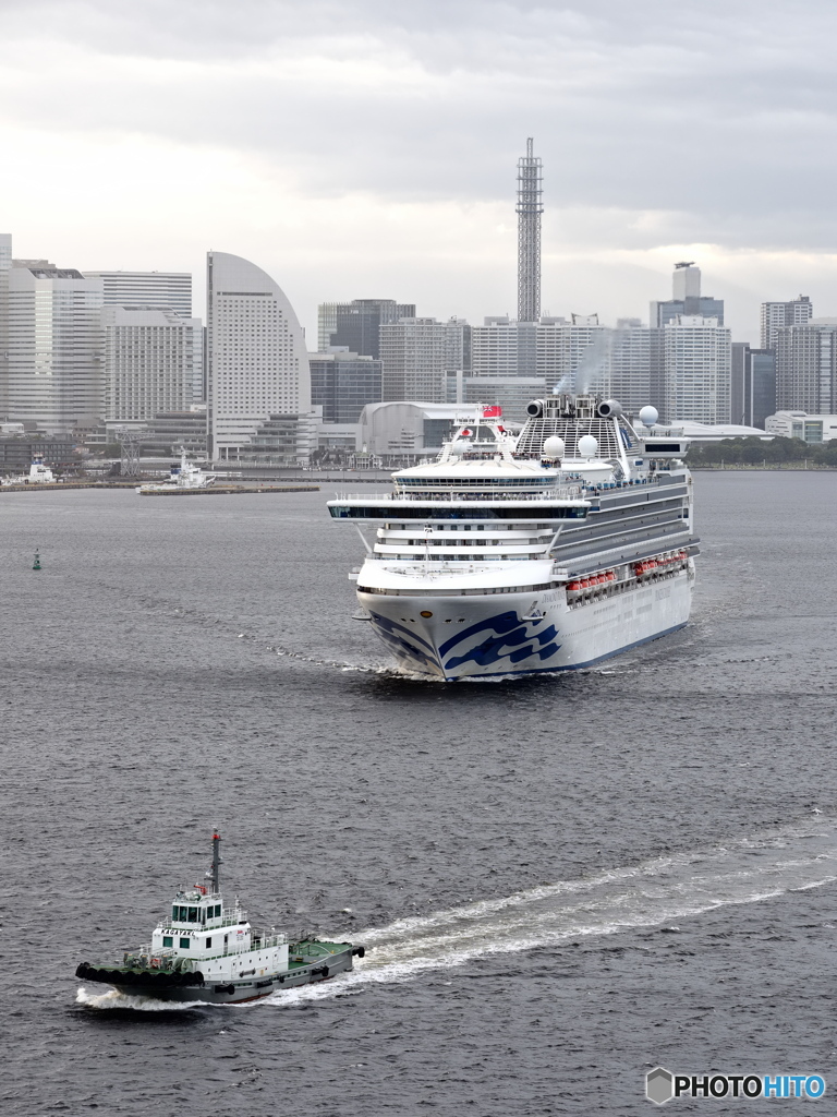 港湾での共同作業