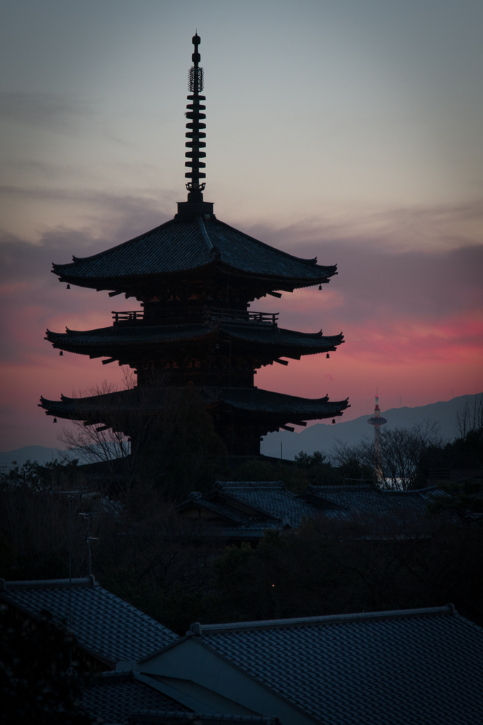 京都　八坂の塔と京都タワー