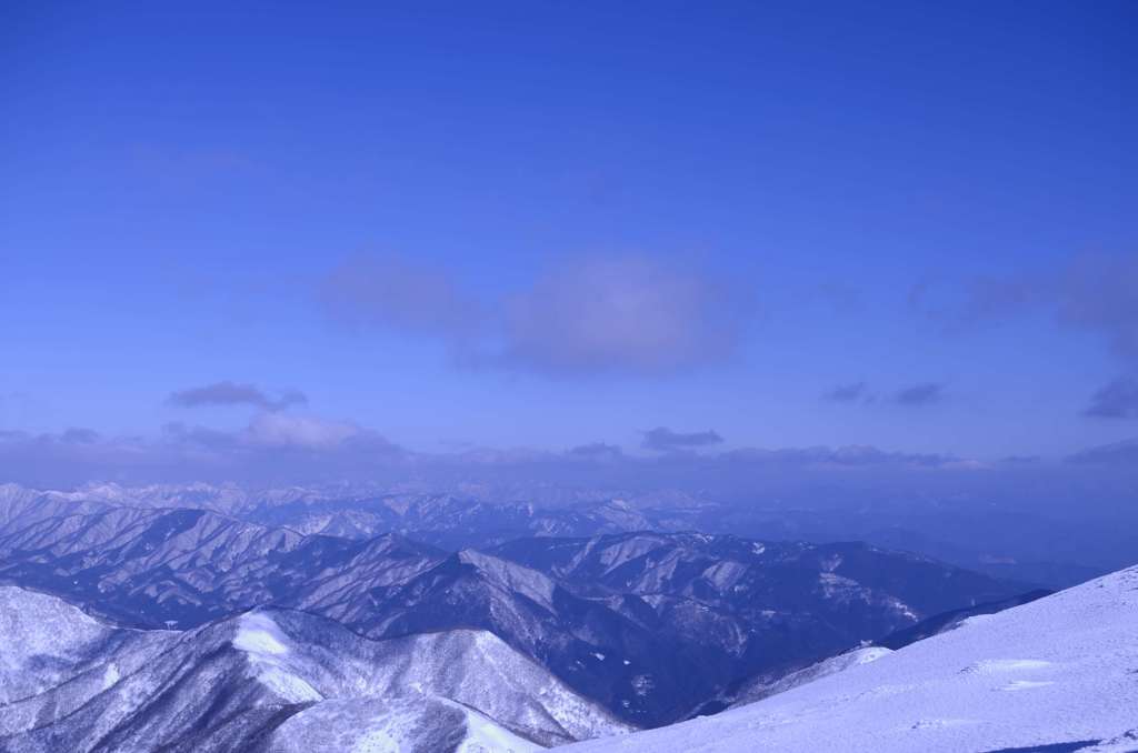 冬の山脈