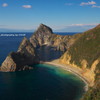 萌葱色（もえぎいろ）の海。