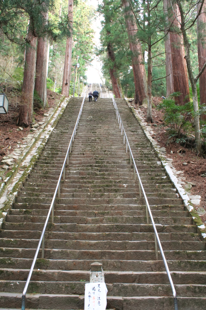 身延山久遠寺に続く階段。