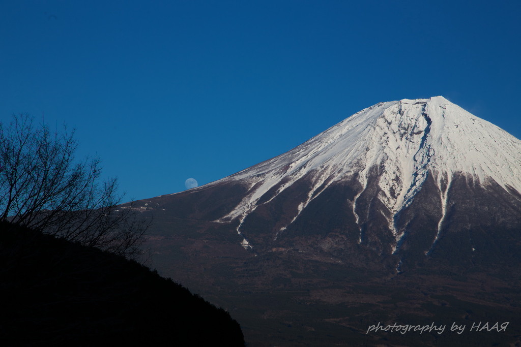 月の出。