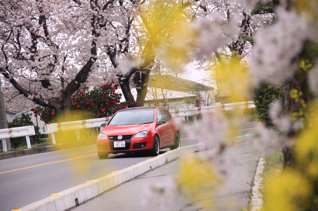 赤のゴルフGTI