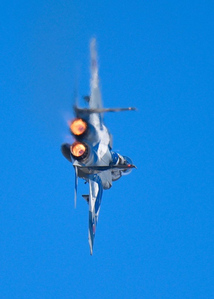 F15