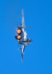 F15