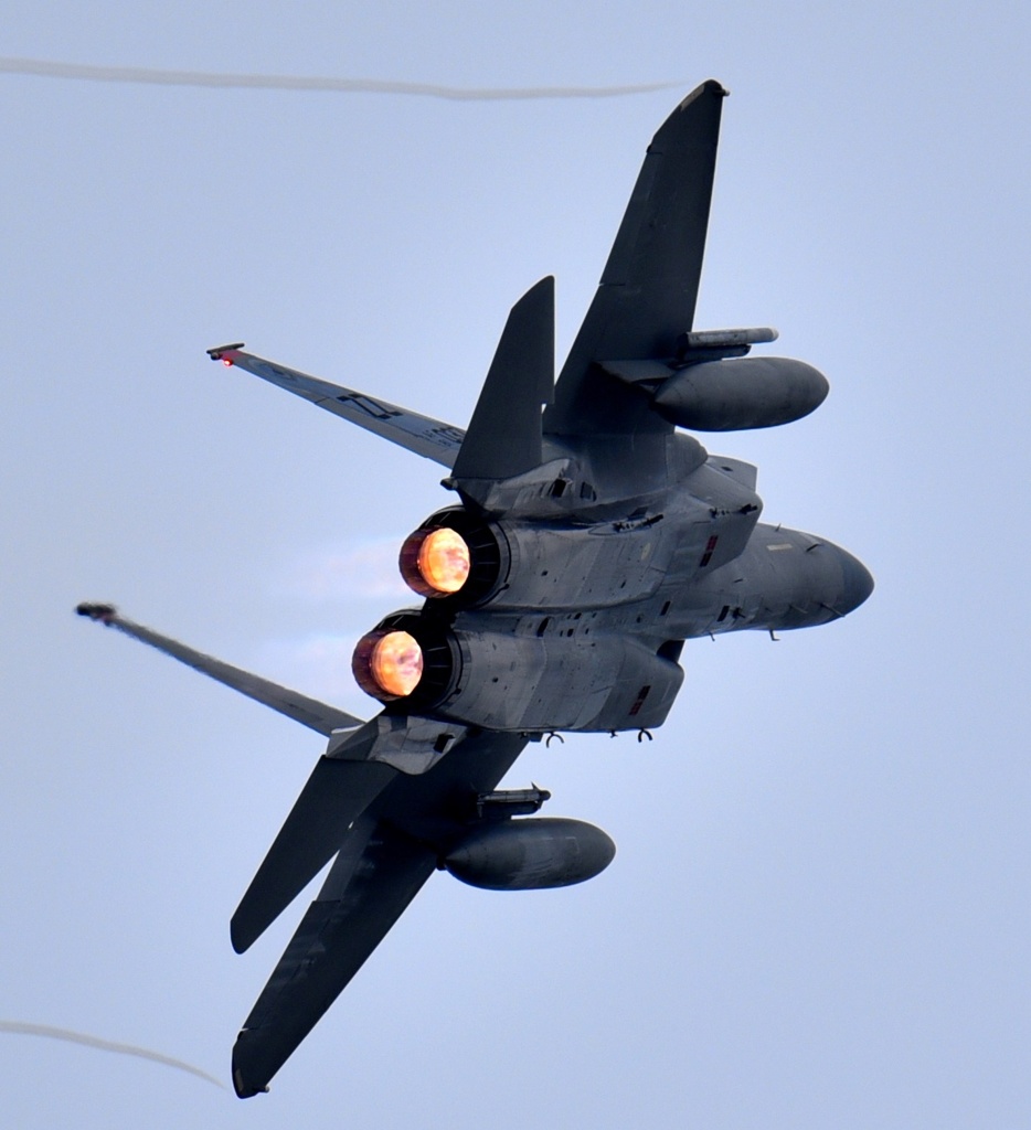 F15