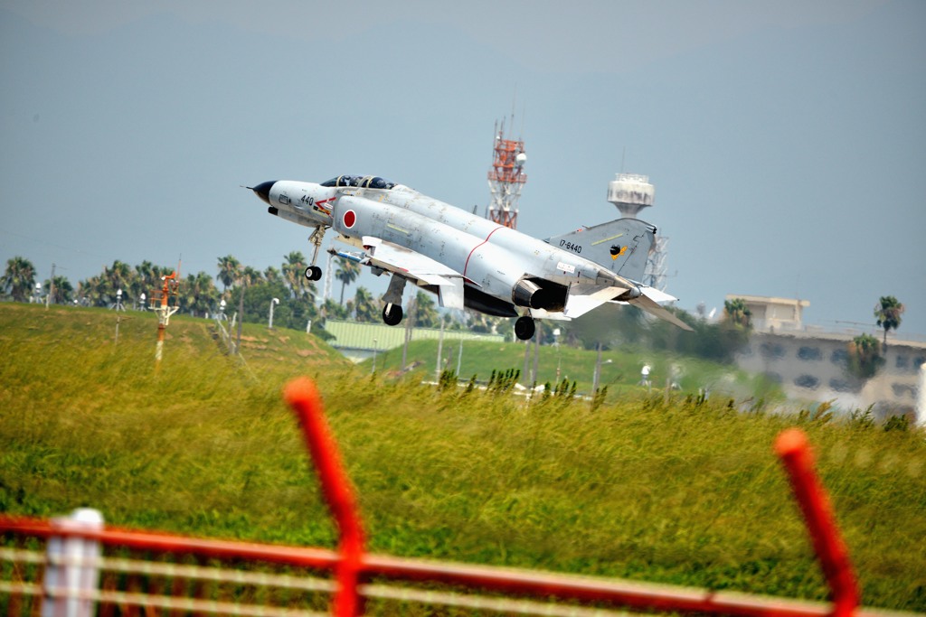 F4