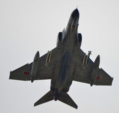 F4