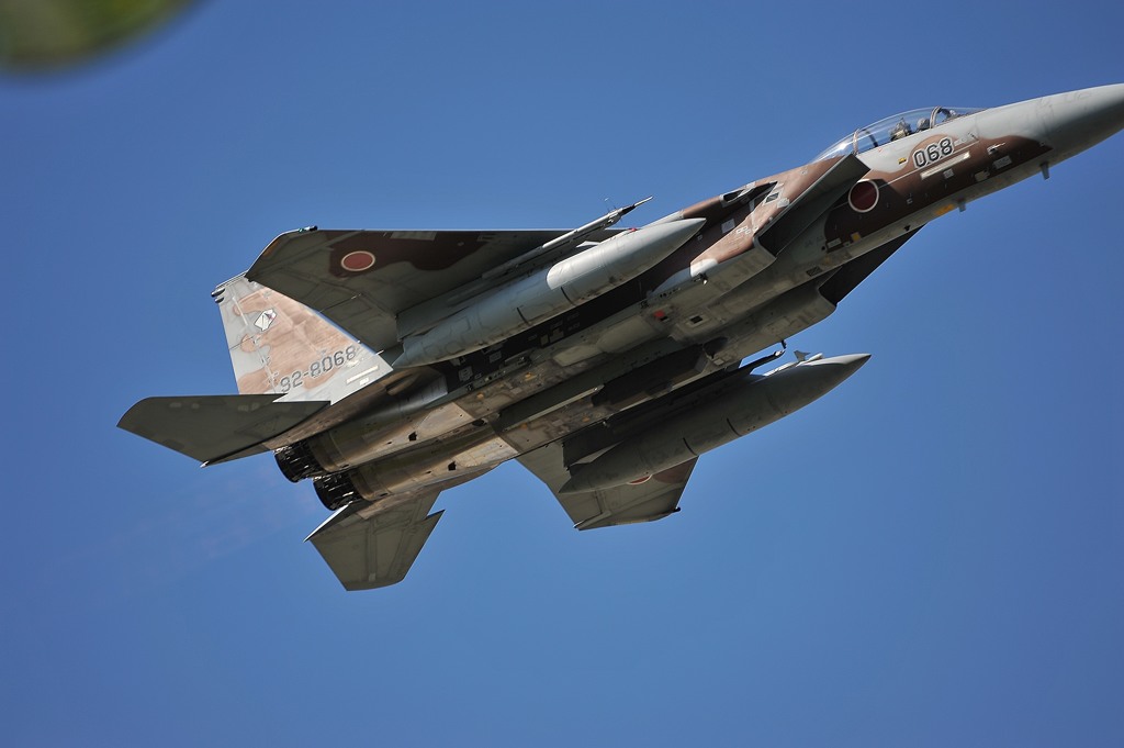 F15