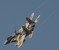 F15