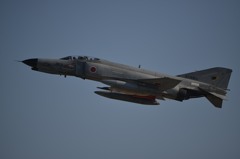 F4