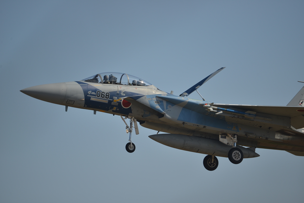 F15