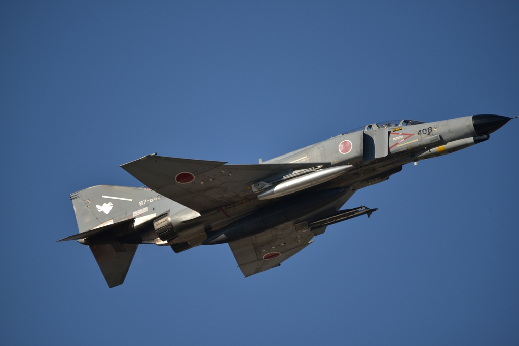 F4
