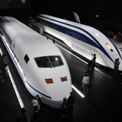 新幹線速度テスト車両 300X