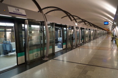 パリの地下鉄　サンラザール駅