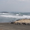 江ノ島と烏帽子岩を柳島海岸より