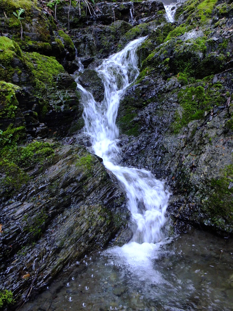 零磁場の滝