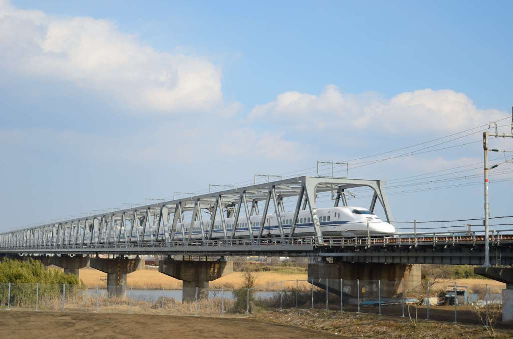 相模川橋梁の700系