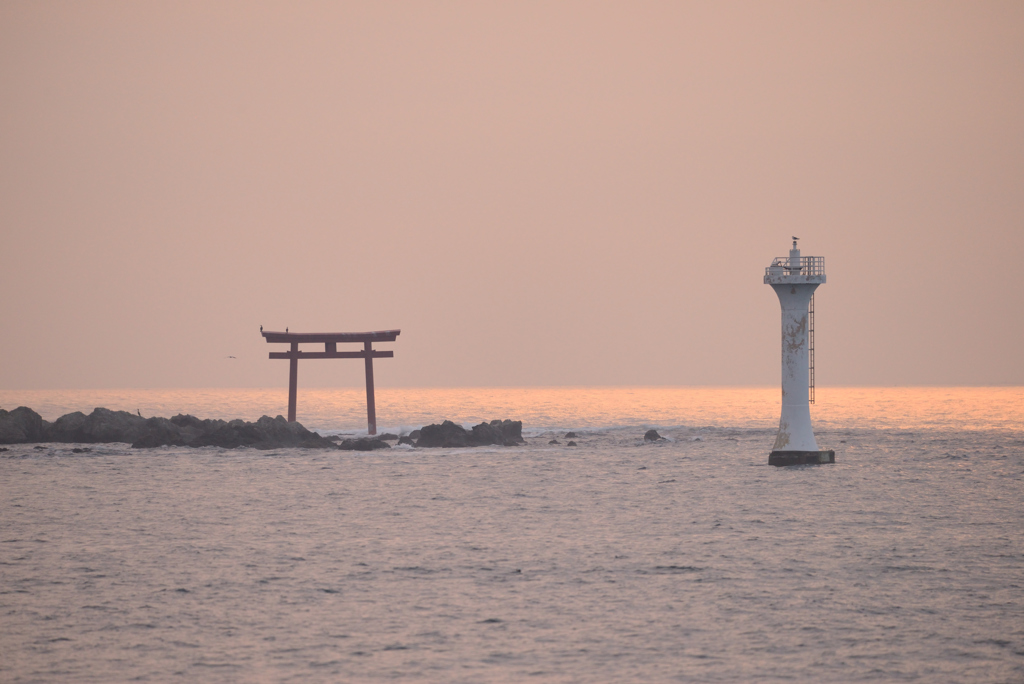 鳥居と灯台