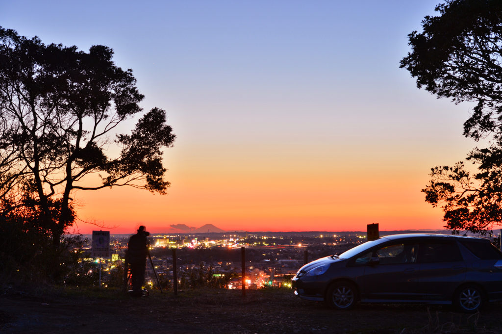 夕日の見えるあの丘で