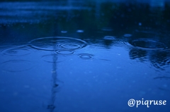雨の足音
