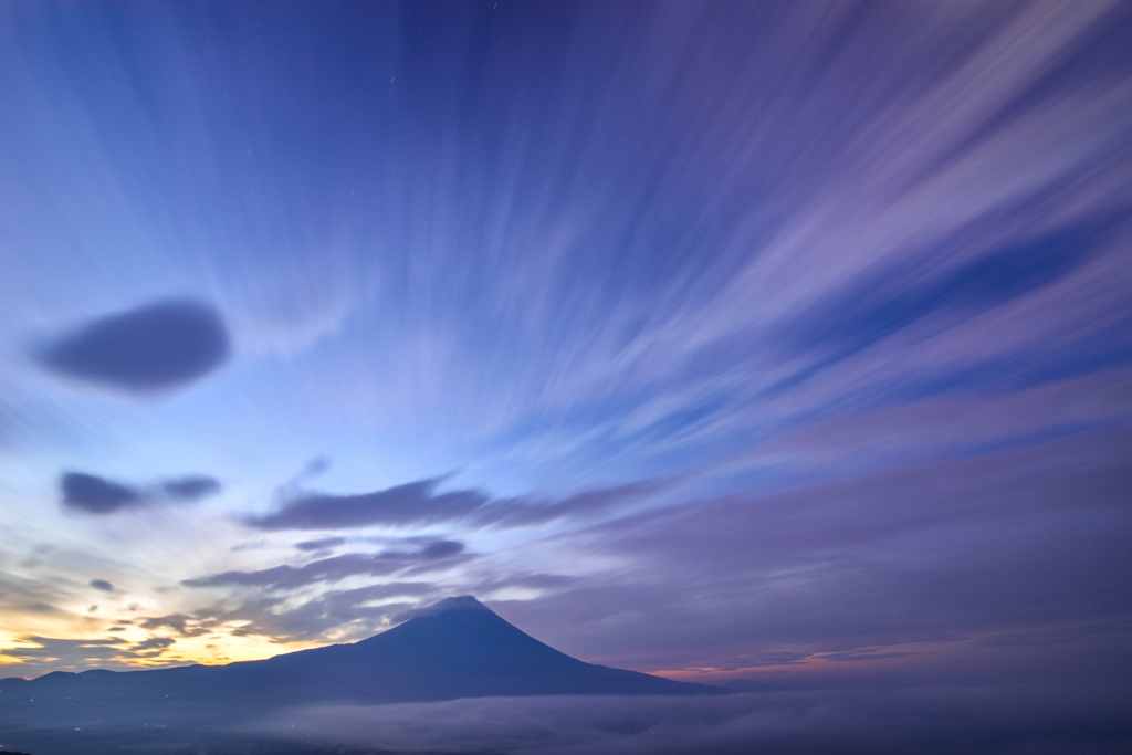 未明の流雲