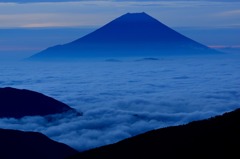 雲海の彼方へ