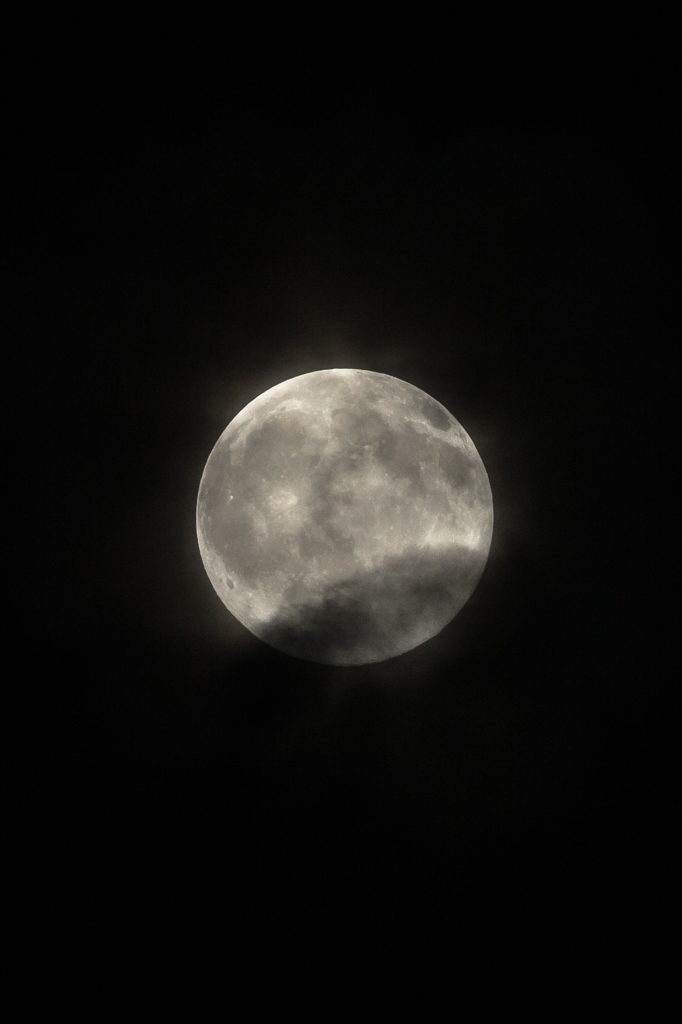 a night with a full moon 2