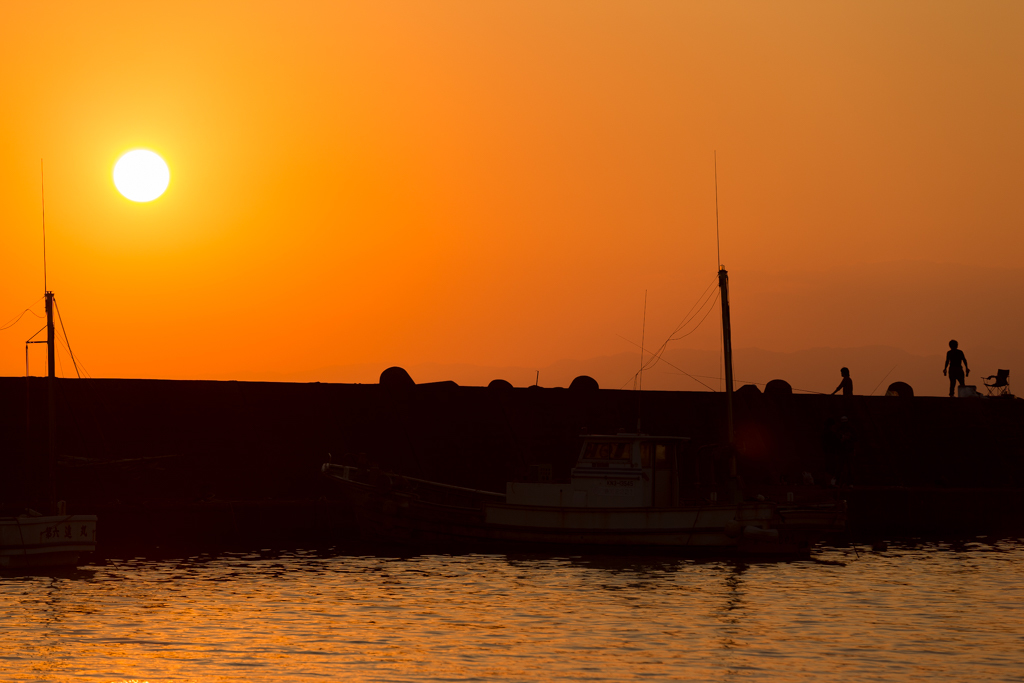 ある漁港の夕景 7