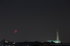 赤い月と田無タワー