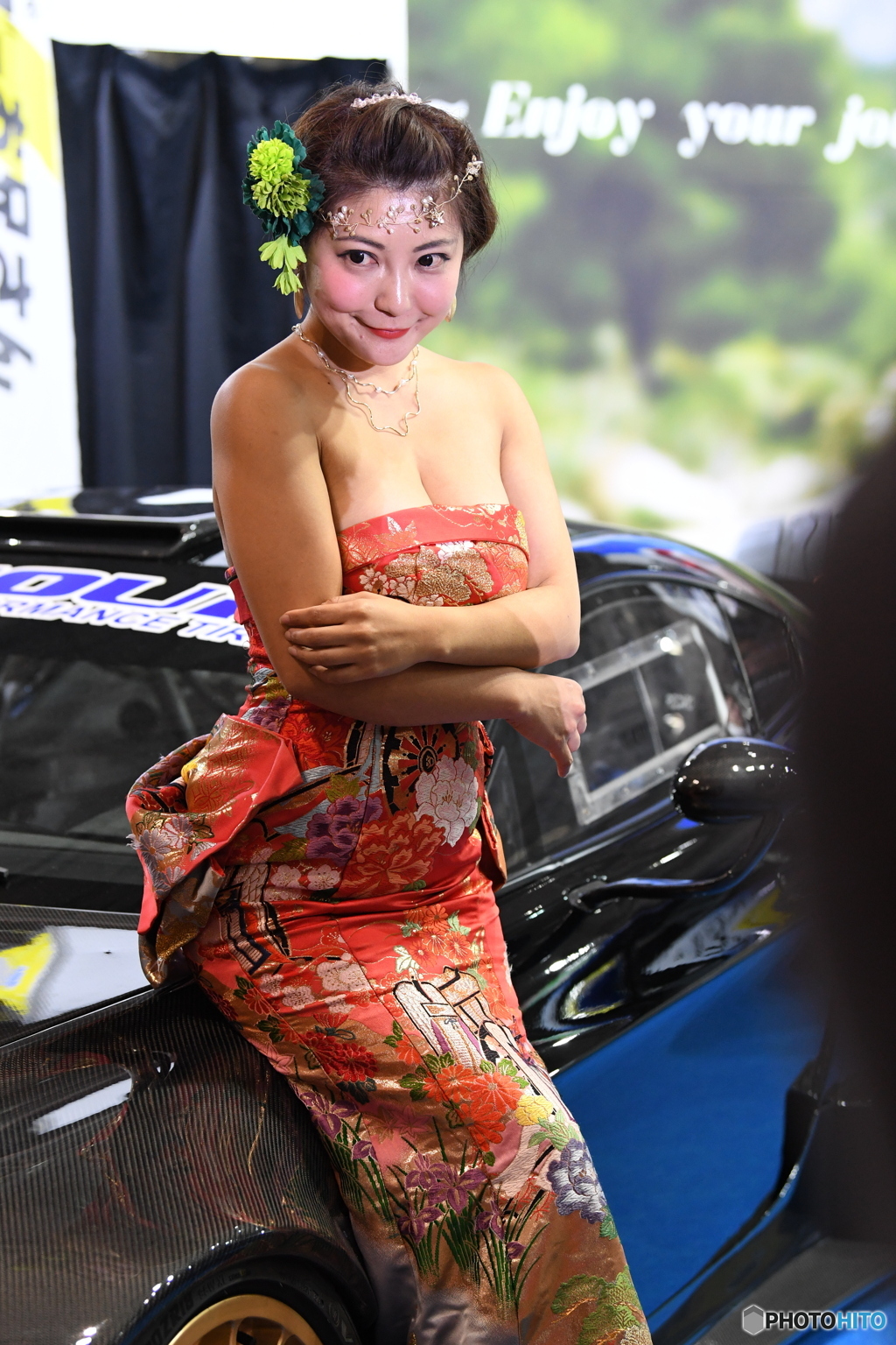 色んなボンネットを見たりして愉しむわけですね。