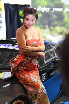 色んなボンネットを見たりして愉しむわけですね。