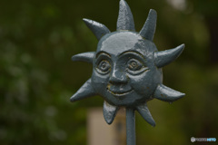 太陽も雨に濡れる