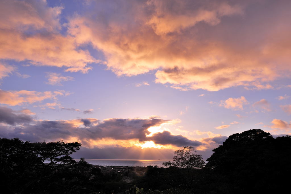 琵琶湖の夕陽を望む