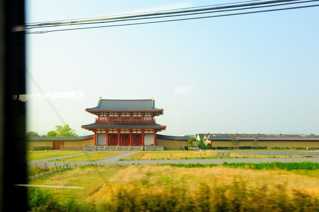 奈良線の車窓より(朱雀門側)