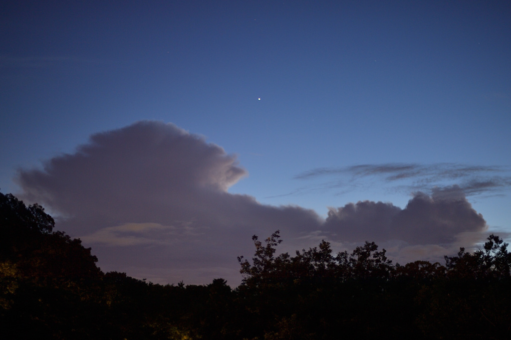 星の下の雲