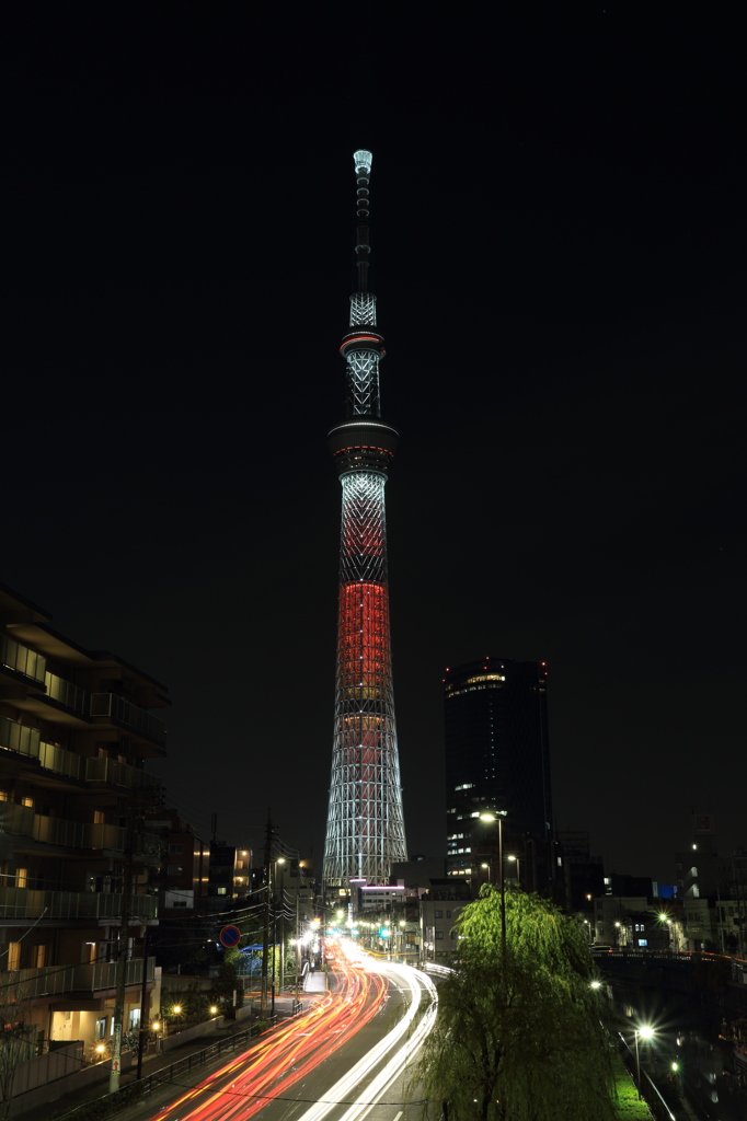 スカイツリー赤