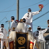 朝日を背に舞う大工方