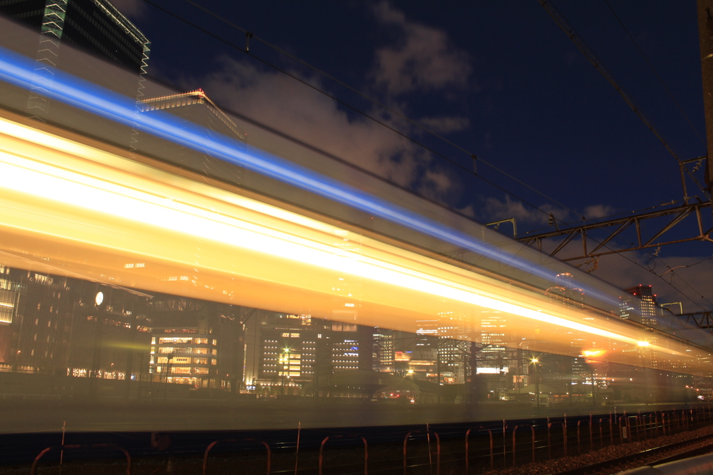 光のカーテン（梅田北ヤード夜景）