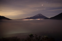 迫る雲の海