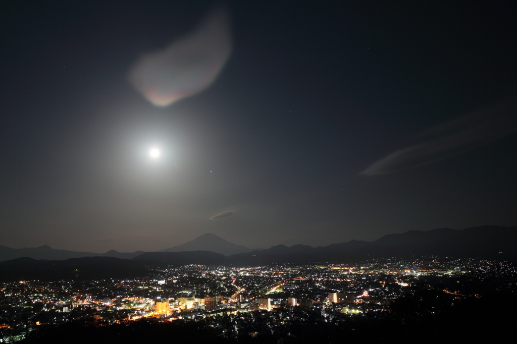 夜明け前の宴