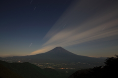 雲の光跡