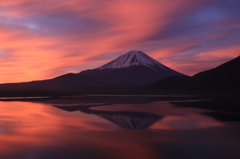 炎上の夜明け