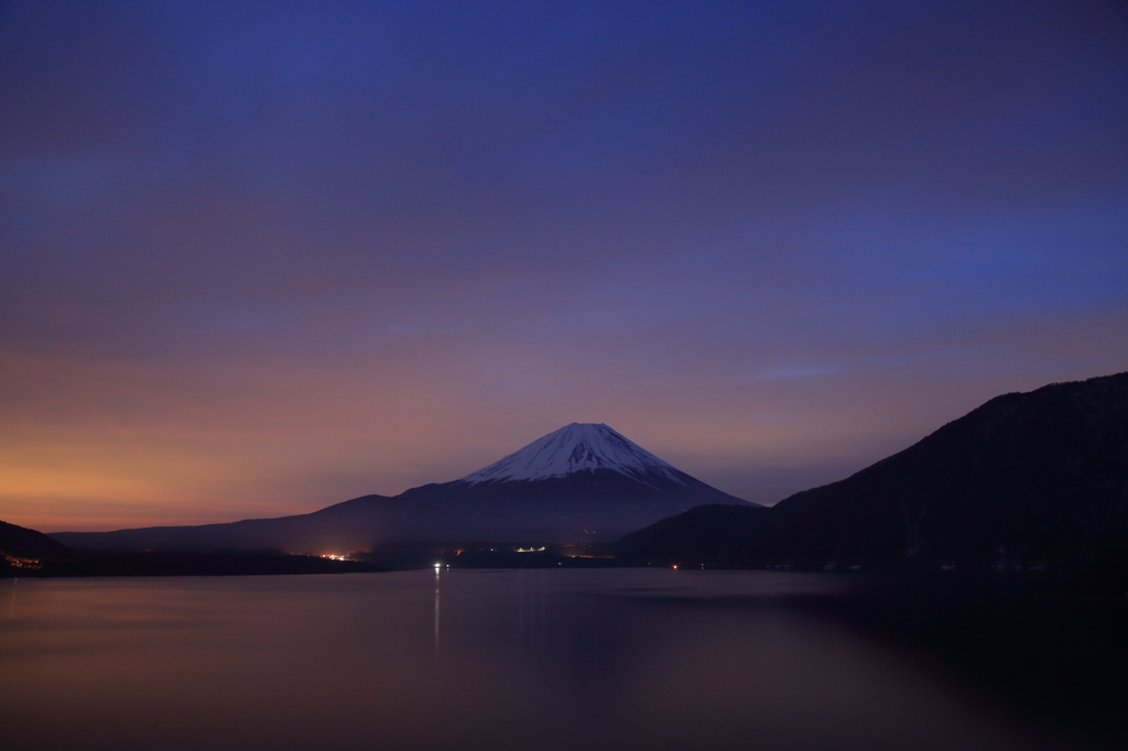 夜明けの色