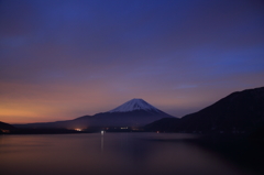夜明けの色
