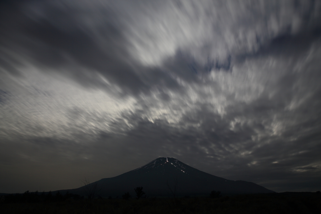 雲は流れて